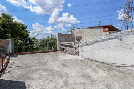 Casa à venda com 180m², 2 quartos e 3 vagas Casa à venda com 180m², 2 quartos e 3 vagasÁrea externa