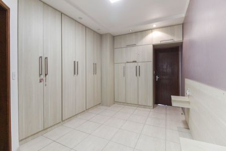 Casa para alugar com 131m², 2 quartos e 2 vagas Casa para alugar com 131m², 2 quartos e 2 vagasSuíte 1