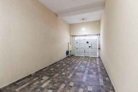 Casa para alugar com 131m², 2 quartos e 2 vagas Casa para alugar com 131m², 2 quartos e 2 vagasGaragem