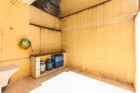 Casa para alugar com 131m², 2 quartos e 2 vagas Casa para alugar com 131m², 2 quartos e 2 vagasÁrea de Serviço