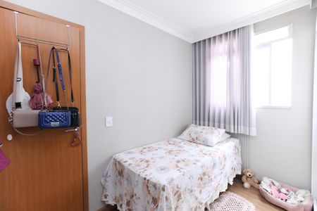 Apartamento à venda com 2 quartos, 44m² em Califórnia, Contagem