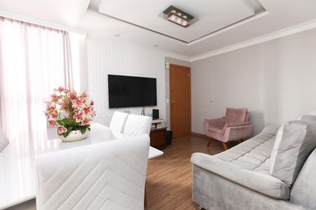 Apartamento à venda com 2 quartos, 44m² em Califórnia, Contagem