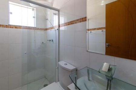 Casa à venda com 225m², 3 quartos e 6 vagas Casa à venda com 225m², 3 quartos e 6 vagasBanheiro