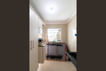 Casa à venda com 225m², 3 quartos e 6 vagas Casa à venda com 225m², 3 quartos e 6 vagasArea de Serviço