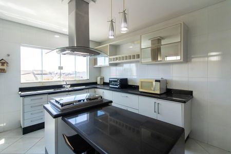 Casa à venda com 225m², 3 quartos e 6 vagas Casa à venda com 225m², 3 quartos e 6 vagasCozinha