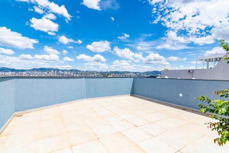 Apartamento à venda com 184m², 4 quartos e 3 vagasVaranda