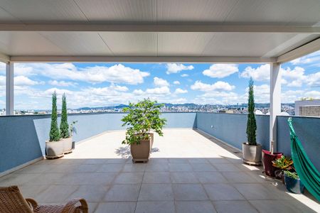 Apartamento à venda com 184m², 4 quartos e 3 vagasVaranda