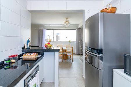 Apartamento à venda com 184m², 4 quartos e 3 vagasCozinha