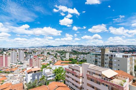 Apartamento à venda com 184m², 4 quartos e 3 vagasVaranda