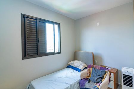 Apartamento à venda com 184m², 4 quartos e 3 vagasQuarto 2