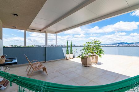 Apartamento à venda com 184m², 4 quartos e 3 vagasVaranda