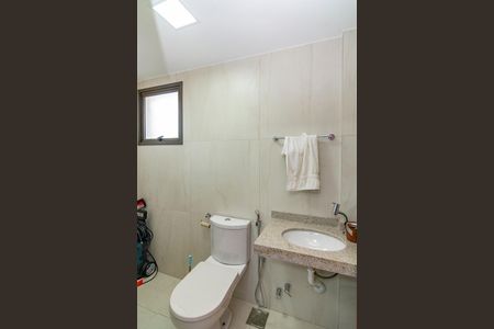 Apartamento à venda com 184m², 4 quartos e 3 vagasBanheiro Social 2