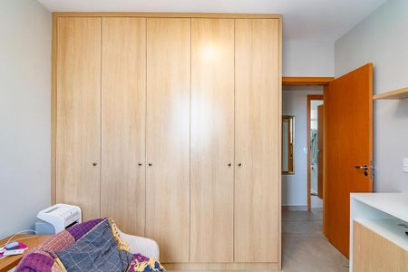 Apartamento à venda com 184m², 4 quartos e 3 vagasQuarto 2