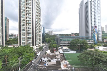 Apartamento à venda com 82m², 2 quartos e 2 vagasVaranda - Vista