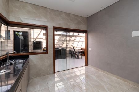 Casa à venda com 200m², 3 quartos e 6 vagas Casa à venda com 200m², 3 quartos e 6 vagasCozinha