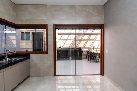 Casa à venda com 200m², 3 quartos e 6 vagas Casa à venda com 200m², 3 quartos e 6 vagasCozinha