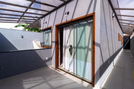 Casa à venda com 200m², 3 quartos e 6 vagas Casa à venda com 200m², 3 quartos e 6 vagasVaranda da Suite