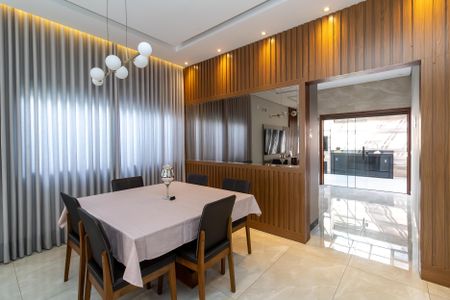 Casa à venda com 200m², 3 quartos e 6 vagas Casa à venda com 200m², 3 quartos e 6 vagasSala