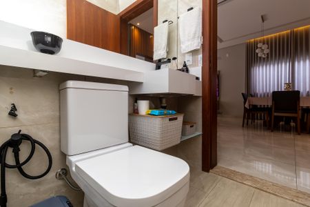 Casa à venda com 200m², 3 quartos e 6 vagas Casa à venda com 200m², 3 quartos e 6 vagasBanheiro Social