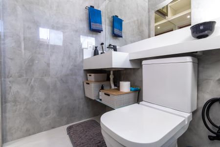 Casa à venda com 200m², 3 quartos e 6 vagas Casa à venda com 200m², 3 quartos e 6 vagasBanheiro da Suíte