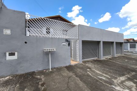 Casa à venda com 266m², 4 quartos e 5 vagasFachada