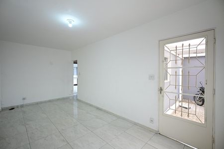 Sala de casa para alugar com 5 quartos, 180m² em Vila Ernesto, São Paulo