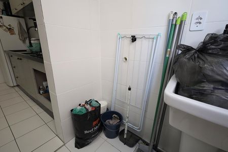 Apartamento à venda com 58m², 3 quartos e 1 vagaÁrea de Serviço