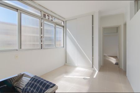 Apartamento à venda com 182m², 3 quartos e 1 vaga Apartamento à venda com 182m², 3 quartos e 1 vagaÁrea de Serviço