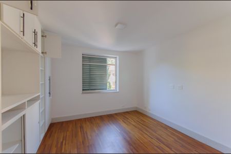 Apartamento à venda com 182m², 3 quartos e 1 vaga Apartamento à venda com 182m², 3 quartos e 1 vagaQuarto 1