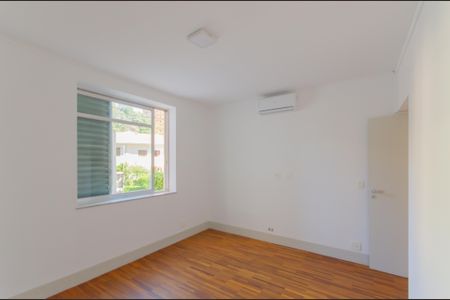 Apartamento à venda com 182m², 3 quartos e 1 vaga Apartamento à venda com 182m², 3 quartos e 1 vagaQuarto 3
