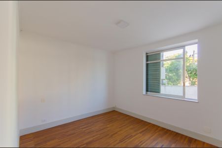 Apartamento à venda com 182m², 3 quartos e 1 vaga Apartamento à venda com 182m², 3 quartos e 1 vagaQuarto 3