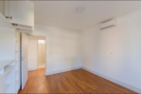 Apartamento à venda com 182m², 3 quartos e 1 vaga Apartamento à venda com 182m², 3 quartos e 1 vagaQuarto 2
