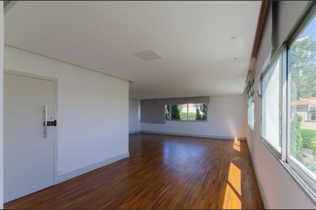 Apartamento à venda com 182m², 3 quartos e 1 vaga Apartamento à venda com 182m², 3 quartos e 1 vagaSala