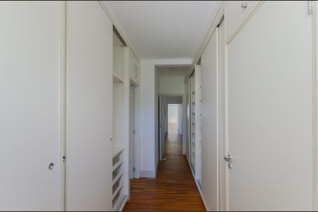 Apartamento à venda com 182m², 3 quartos e 1 vaga Apartamento à venda com 182m², 3 quartos e 1 vagaCloset do quarto 3