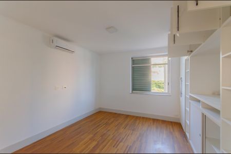 Apartamento à venda com 182m², 3 quartos e 1 vaga Apartamento à venda com 182m², 3 quartos e 1 vagaQuarto 2