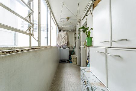 Apartamento à venda com 105m², 3 quartos e 1 vagaÁrea de Serviço