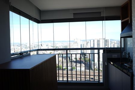 Apartamento para alugar com 68m², 2 quartos e 1 vagaSacada