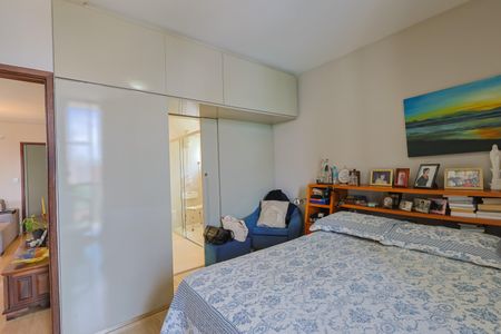 Apartamento à venda com 300m², 3 quartos e 3 vagasQuarto 2 - Suíte