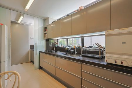 Apartamento à venda com 300m², 3 quartos e 3 vagasCozinha