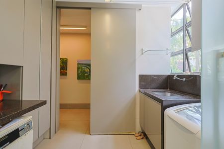 Apartamento à venda com 300m², 3 quartos e 3 vagasÁrea de Serviço