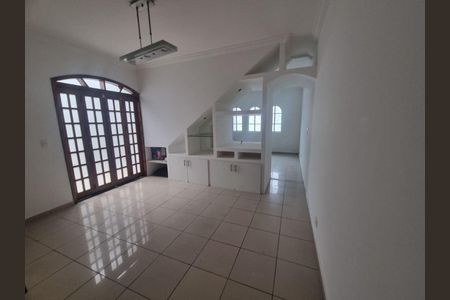 Casa à venda com 3 quartos, 118m² em Vila Santo Estevão, São Paulo