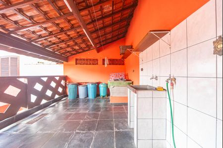 Casa à venda com 279m², 3 quartos e 3 vagasVaranda de serviço 