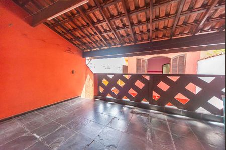 Casa à venda com 279m², 3 quartos e 3 vagasVaranda de serviço 