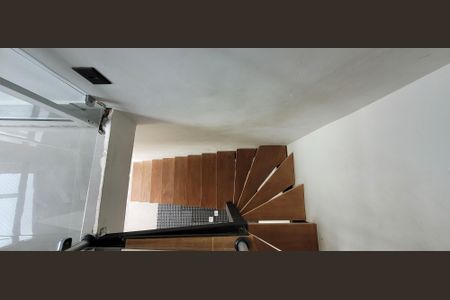 Apartamento à venda com 119m², 3 quartos e 1 vagaescada 