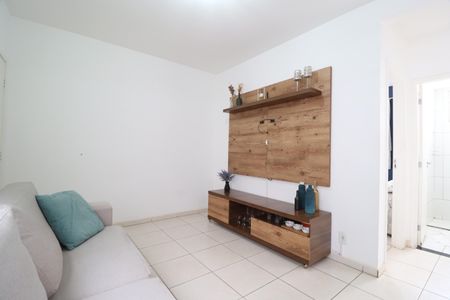Sala de apartamento para alugar com 2 quartos, 44m² em Gávea, Uberlândia