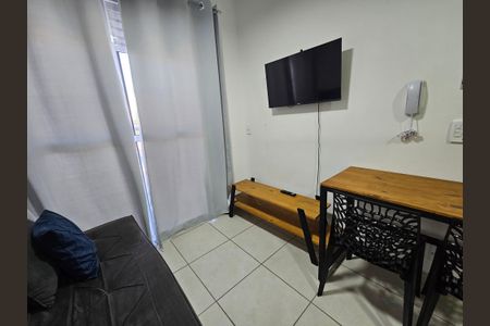 Sala de kitnet/studio para alugar com 1 quarto, 28m² em Jardim Caravelas, São Paulo