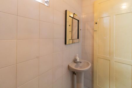 Casa à venda com 64m², 2 quartos e 1 vagaBanheiro