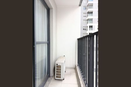 Varanda de kitnet/studio para alugar com 1 quarto, 26m² em Pinheiros, São Paulo