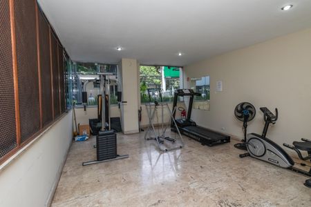 Apartamento à venda com 116m², 3 quartos e 1 vaga Apartamento à venda com 116m², 3 quartos e 1 vagaÁrea Comum - Academia