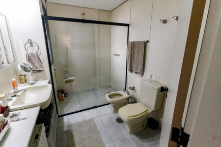 Apartamento à venda com 133m², 3 quartos e 2 vagasBanheiro da Suíte